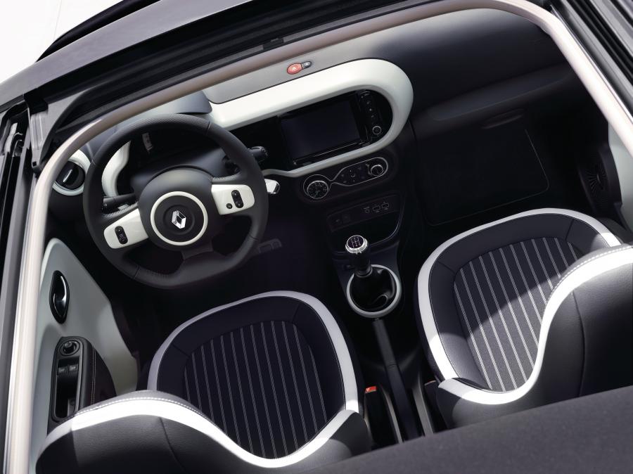 Торпедо Renault Twingo 2019 года  (WW) (фото 17 из 42)